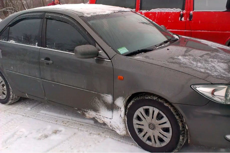 Toyota Camry 2001-2006 Window Deflectors (4 pcs, HIC) Image