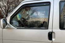 Volkswagen T4 Caravelle/Multivan 1990–2003 In-channel window deflectors (2 pcs, HIC) photo 2