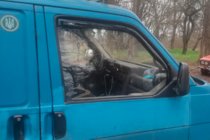 Volkswagen T4 Caravelle/Multivan 1990–2003 In-channel window deflectors (2 pcs, HIC) photo 8
