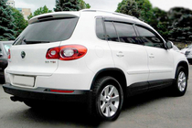 Volkswagen Tiguan 2007-2016 Window deflectors with chrome trim (4 pcs, HIC) photo 3