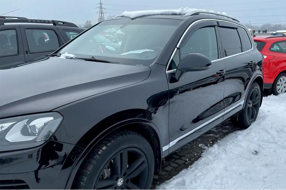 Volkswagen Touareg 2010-2018 Window deflectors with chrome trim (4 pcs, HIC) Photo 1