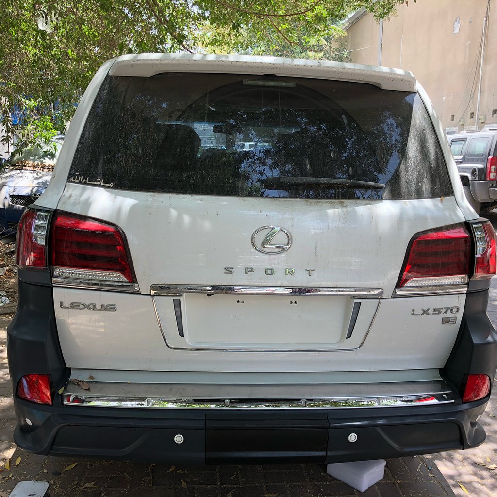 How to make a restyling of the Lexus LX570