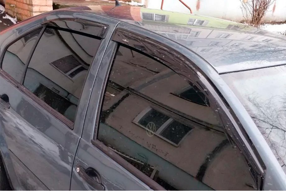 Volkswagen Bora 1998-2004 Window Deflectors (4 pcs, HIC) Image