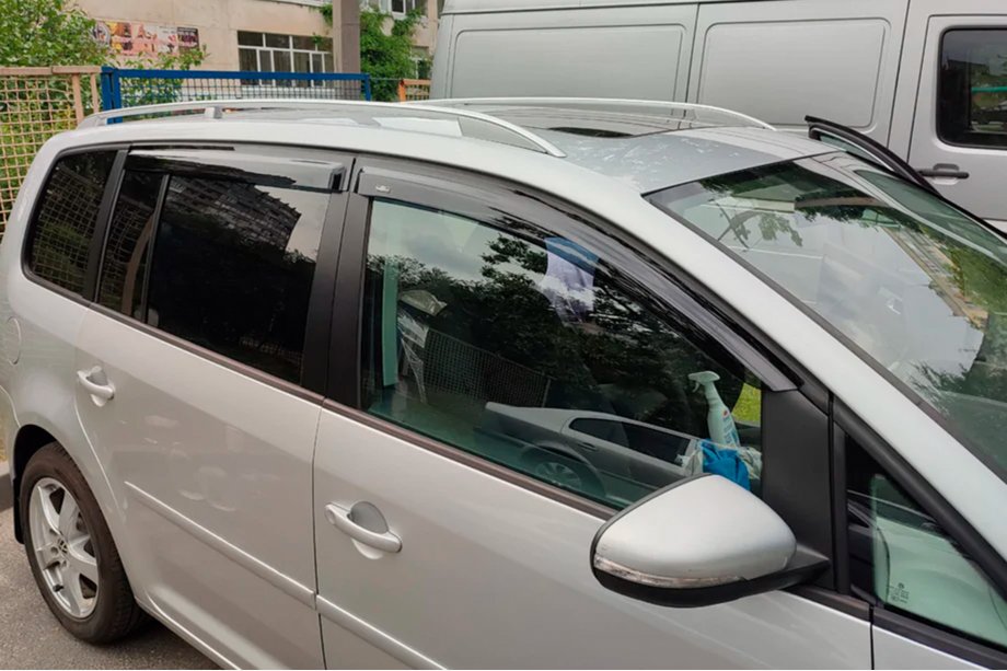 Volkswagen Touran 2003-2010 Window Deflectors (4 pcs, HIC) Photo 10