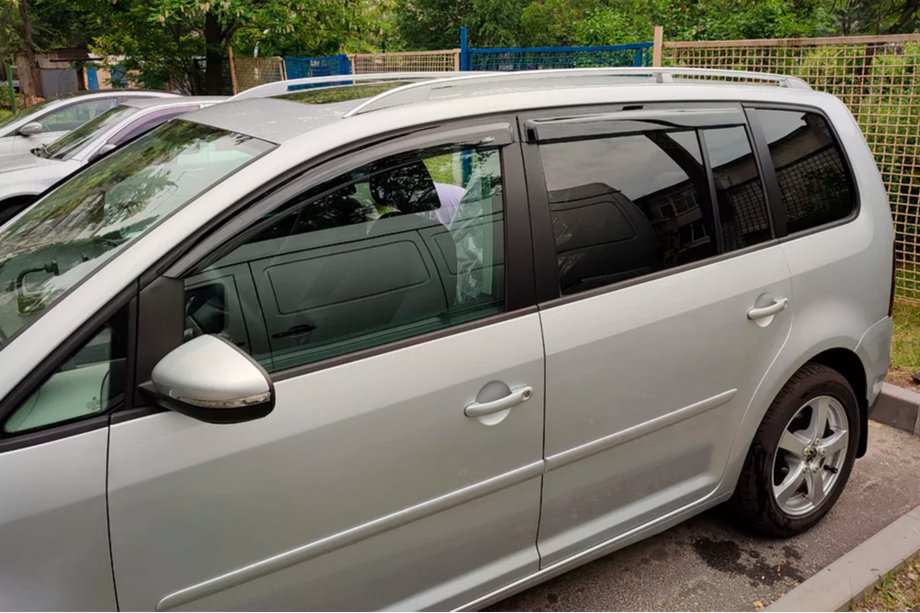 Volkswagen Touran 2003-2010 Window Deflectors (4 pcs, HIC) Photo 12