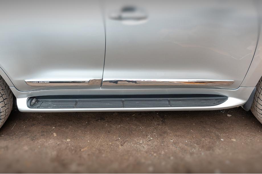 Toyota Land Cruiser 200 2007-2021 Side steps with LED (design 2015-2020) Photo 3