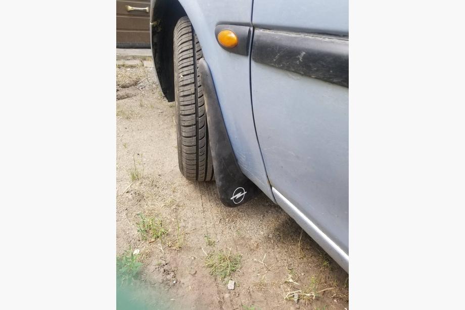 Opel Vectra B 1995-2002 Premium Front Mud Flaps (1995-1999, 2 pcs) Image
