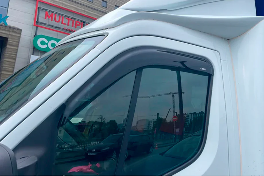 Nissan NV400 2010-2024 Window Deflectors (2 pcs, HIC) Image