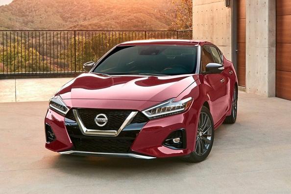 Nissan’s flagship sedan Maxima in an updated form