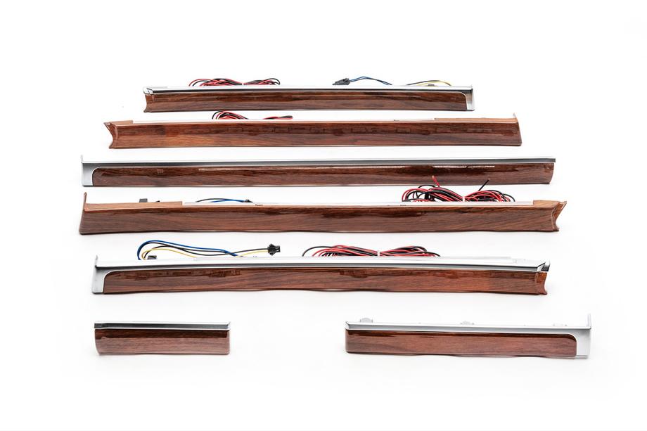 Toyota Land Cruiser 200 2007-2021 Wood door inserts (light wood) Image