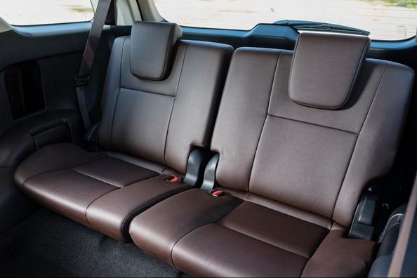 Review seven-seat SUV frame Toyota Fortuner Photo 9