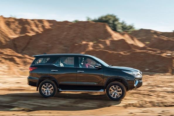 Review seven-seat SUV frame Toyota Fortuner Photo 5