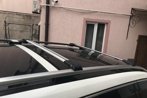 Roof rail crossbars