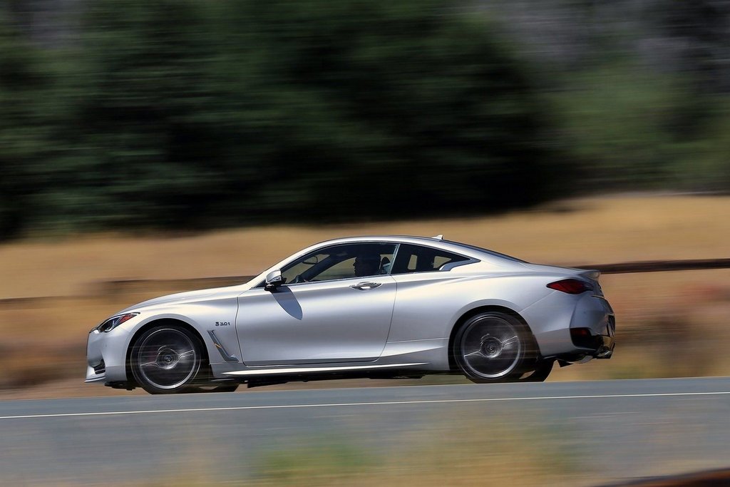 Overview sports coupe Infiniti Q60
