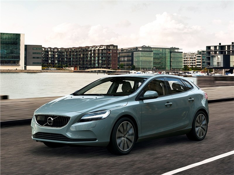 Review five-door hatchback Volvo V40