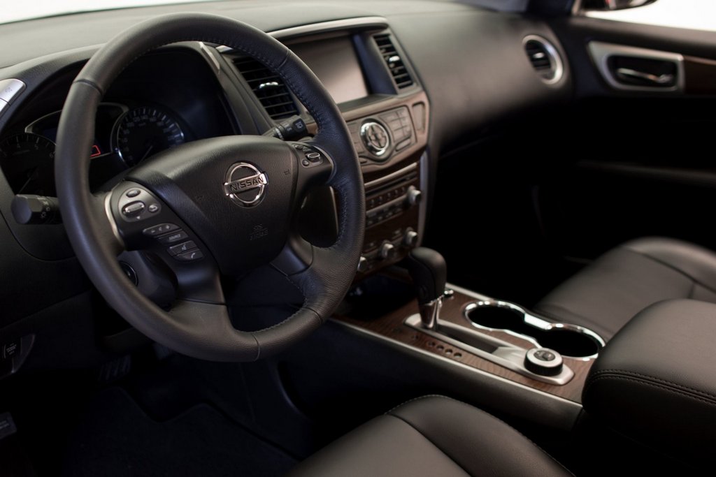 Restyled modification of the crossover Nissan Pathfinder