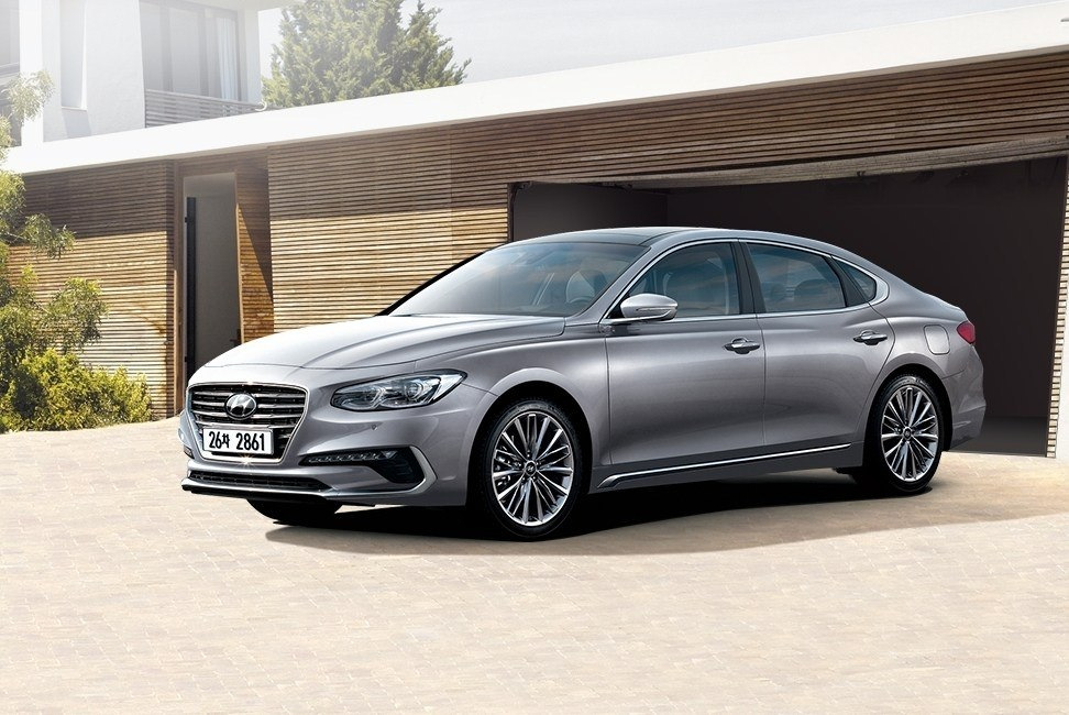The sixth generation of the sedan Hyundai Grandeur