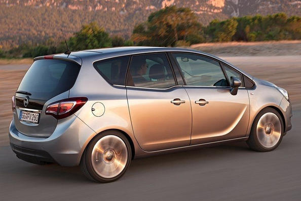 Overview of the compact van Opel Meriva B