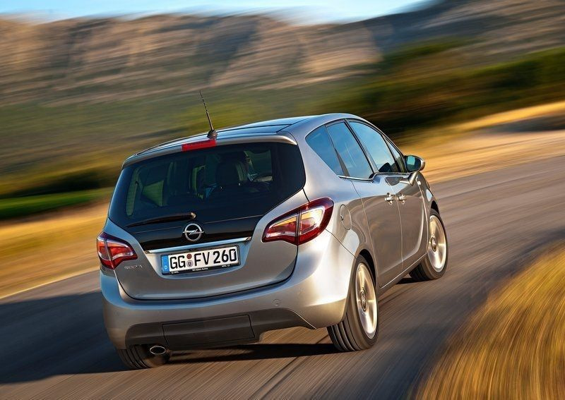 Overview of the compact van Opel Meriva B