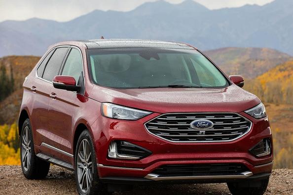 Review of the updated Ford Edge crossover