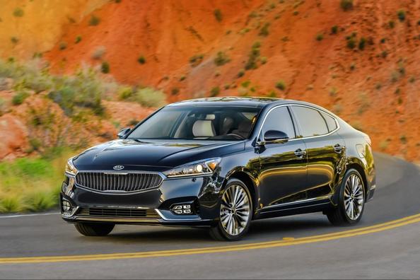 The second generation of the KIA Cadenza sedan