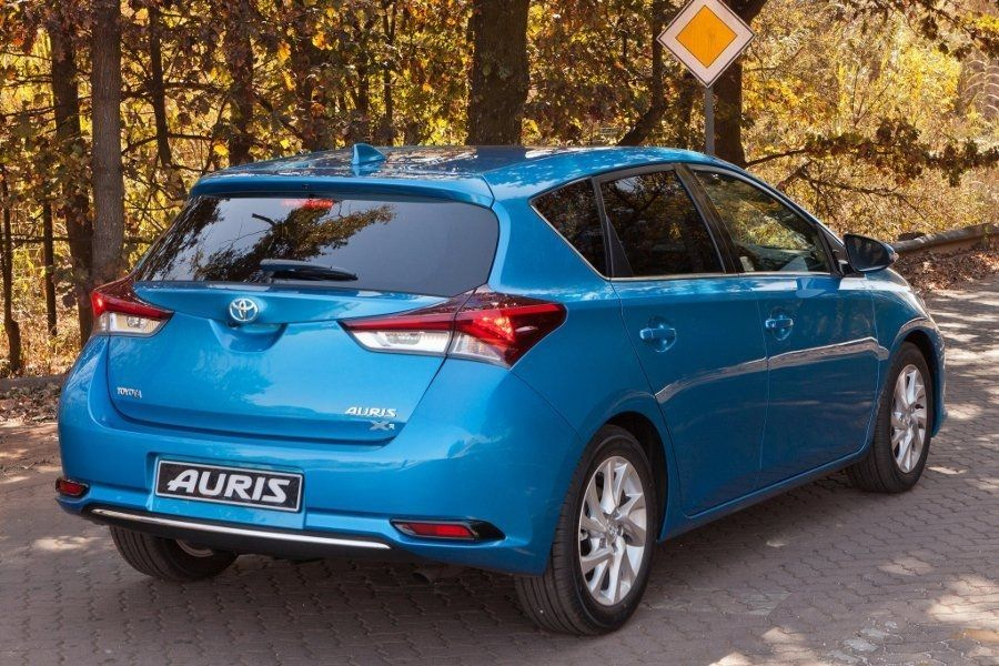 Review five-door hatchback Toyota Auris