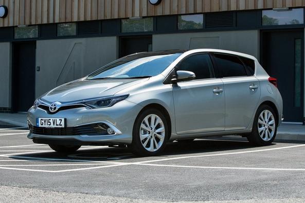 Review five-door hatchback Toyota Auris