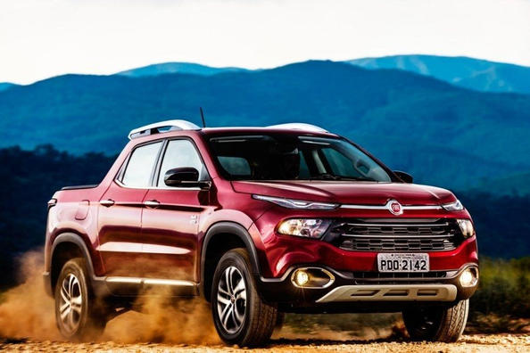 Overview mid-sized pickup truck Fiat Toro