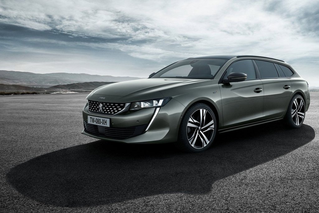 Review of the second generation station wagon Peugeot 508 SW