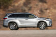 Overview of the crossover Toyota Highlander third generation photo 2