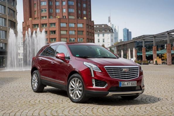 Mid-size luxury crossover Cadillac XT5