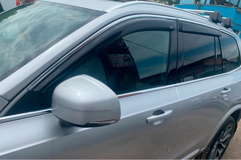 Volvo XC90 2015- Window deflectors with chrome strip (4 pcs, HIC) Image