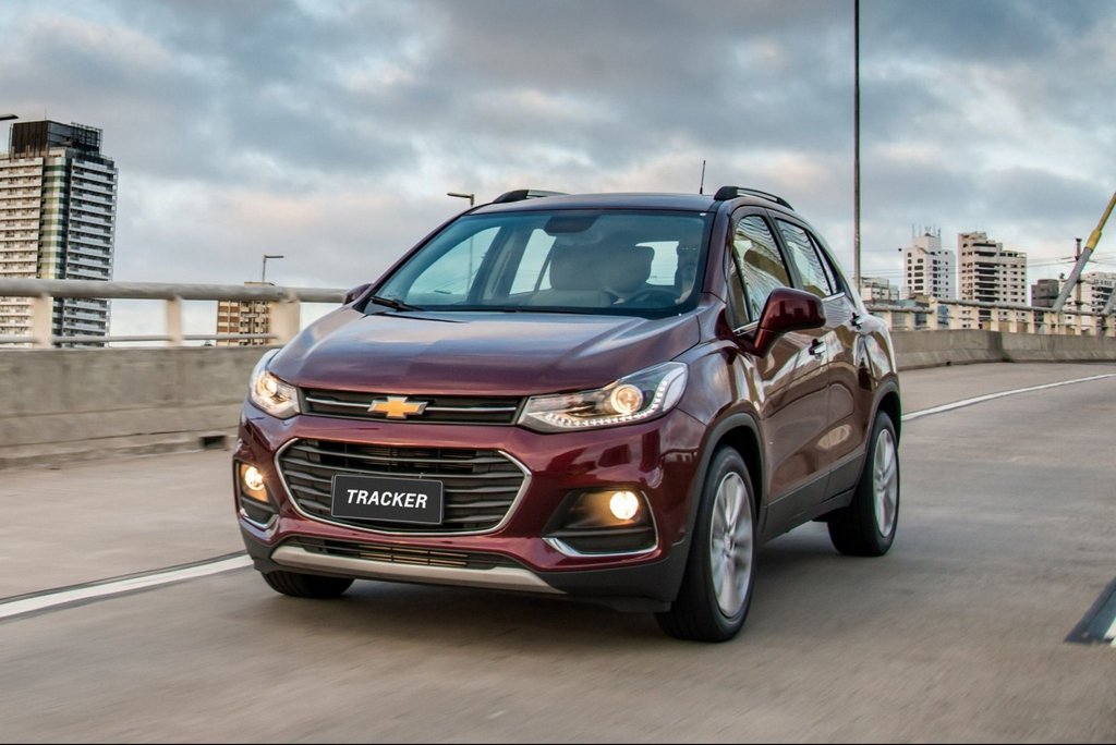 Overview compact crossover Chevrolet Tracker