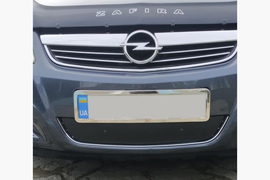 Opel Zafira B 2005–2011 Winter grille cover (2008-2011) Image
