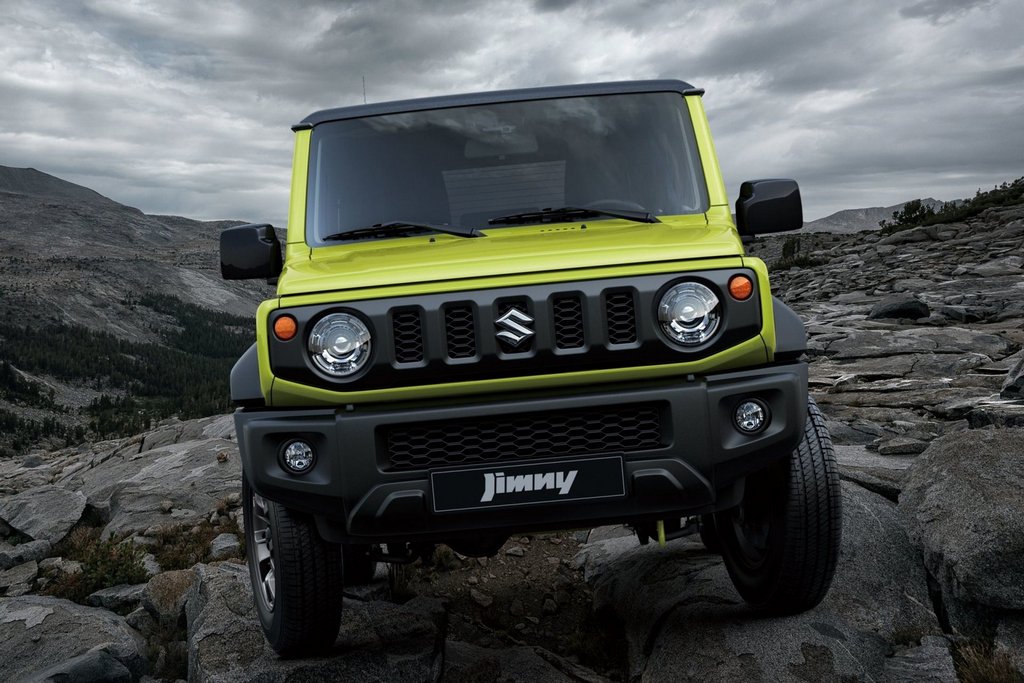 Review of compact SUV Suzuki Jimny fourth generation