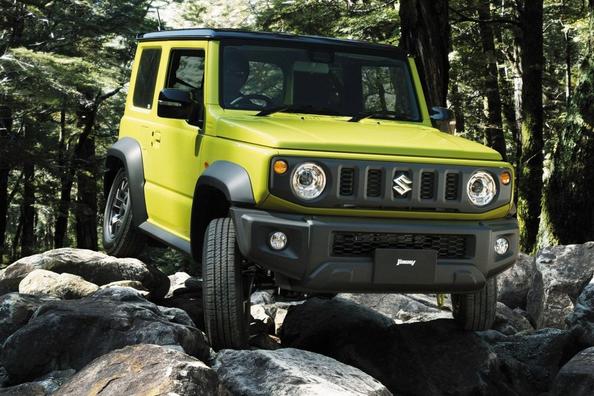 Review of compact SUV Suzuki Jimny fourth generation