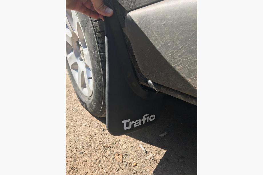 Renault Trafic 2001–2015 Premium Mud Flaps (2 pcs, Rubber) Photo 2