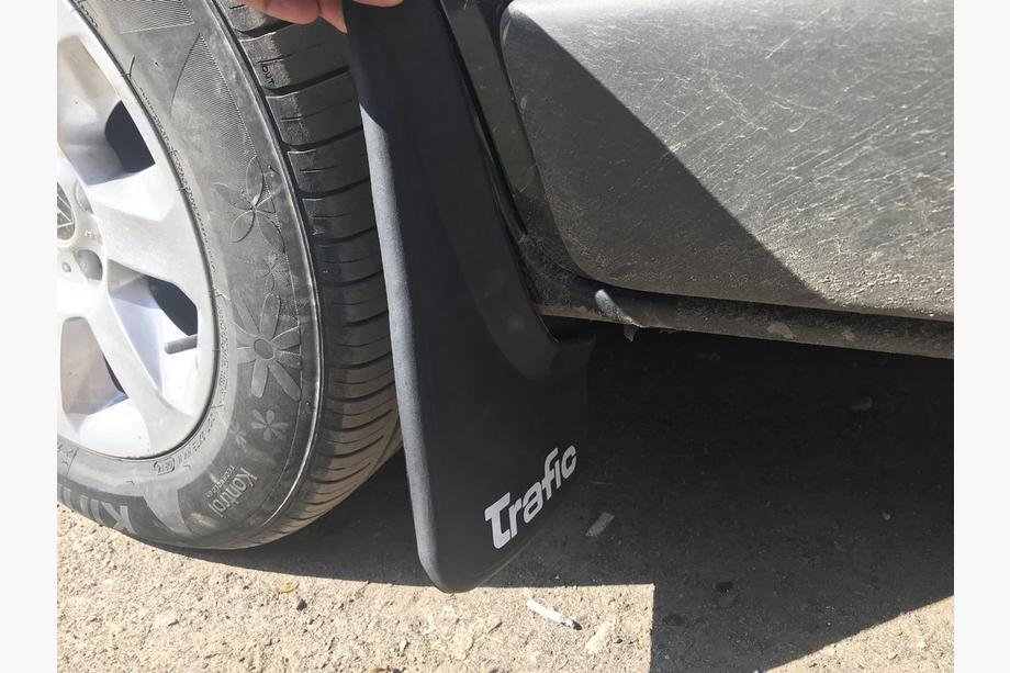 Renault Trafic 2001–2015 Premium Mud Flaps (2 pcs, Rubber) Photo 4