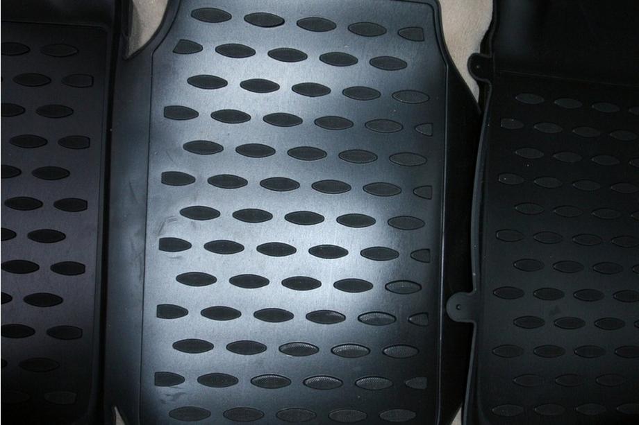 Toyota Camry 2011–2017 Rubber floor mats (4 pcs, Novline) 2.5 L /3.5 L Photo 4