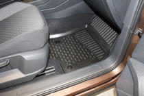 Volkswagen Tiguan 2016-2023 Rubber floor mats interior (4 pcs, Novline) 5D (short wheelbase) photo 2