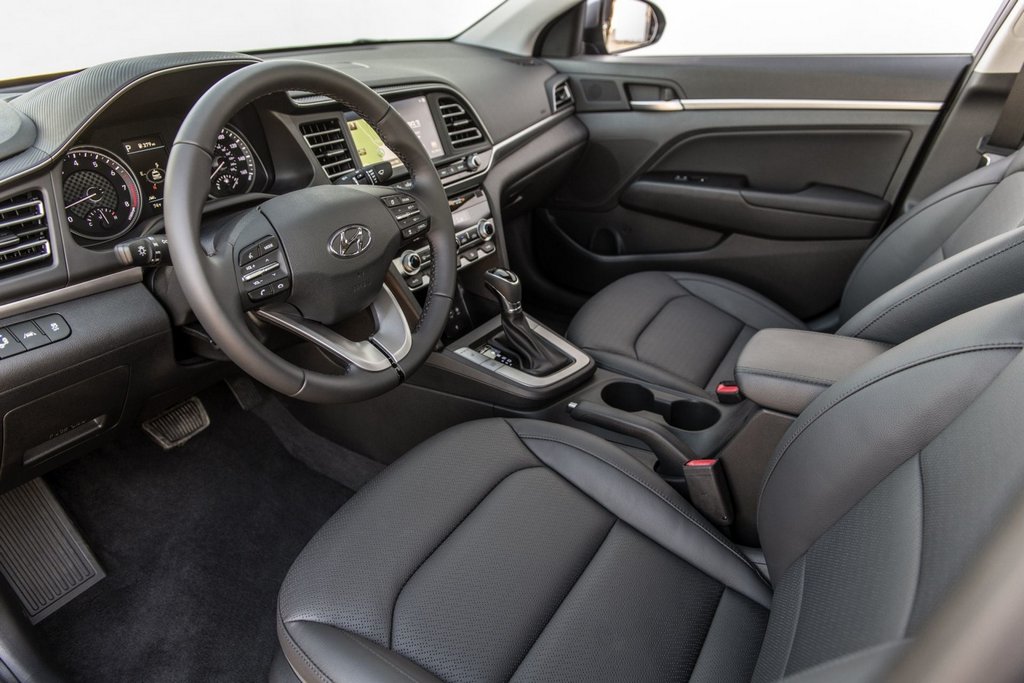 Compact sedan Hyundai Elantra updated