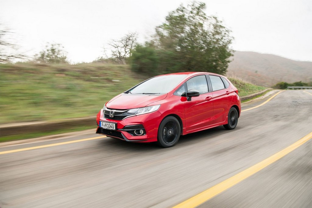 Updated compact hatchback Honda Jazz of the third embodiment