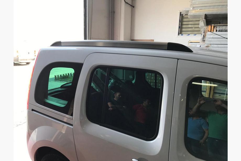 Renault Kangoo 2008–2020 Integrated Roof Rails (Chrome) Maxi Wheelbase Photo 9