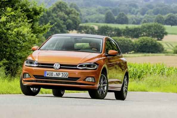The five-door hatchback Volkswagen Polo sixth embodiment Photo 13