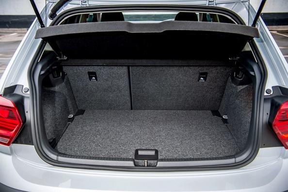 The five-door hatchback Volkswagen Polo sixth embodiment Photo 8