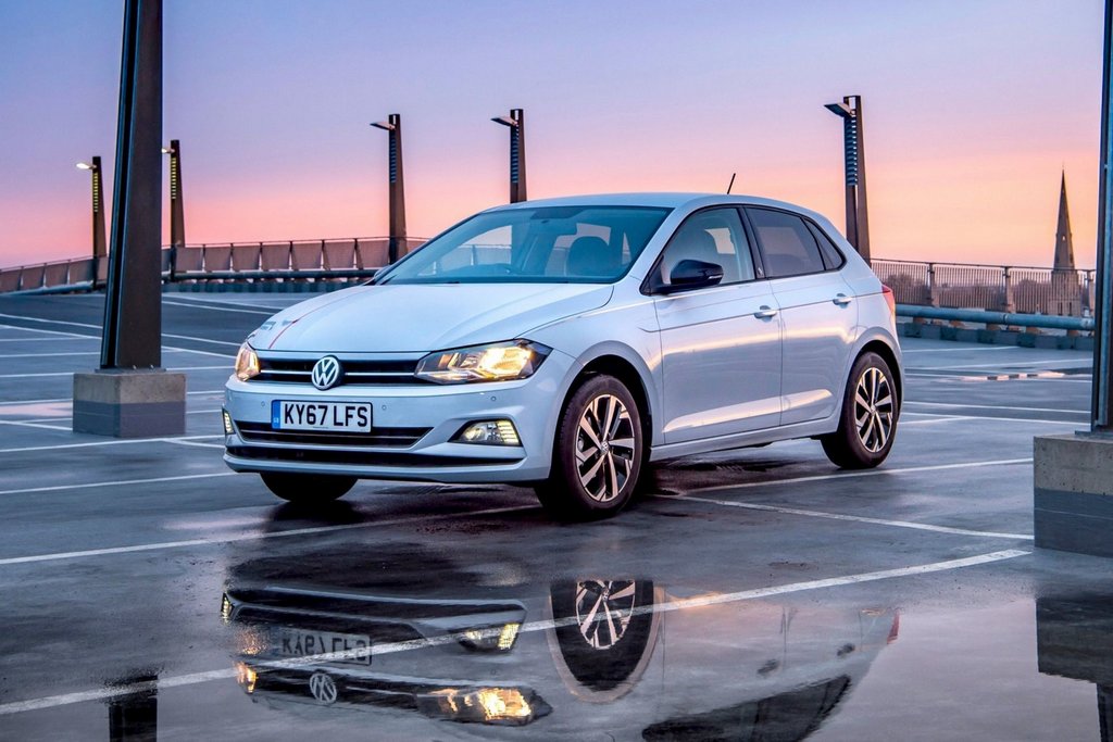 The five-door hatchback Volkswagen Polo sixth embodiment