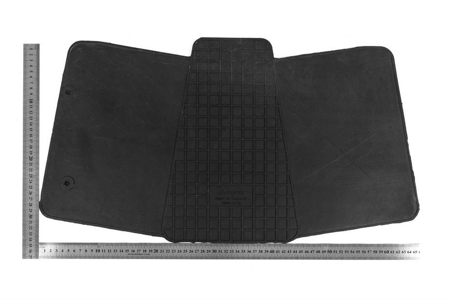 Nissan Leaf 2010-2017 Rear Tunnel Rubber Mat (Stingray Premium) Image
