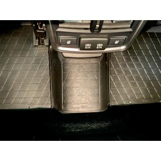 Rear Tunnel Rubber Mat (Stingray Premium) photo 2
