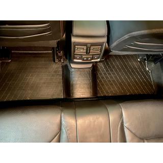 Rear Tunnel Rubber Mat (Stingray Premium) photo 1