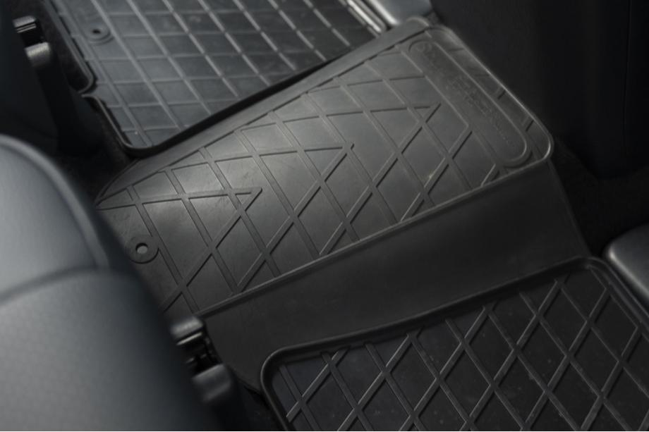Toyota Land Cruiser Prado 150 2009-2023 Rear Tunnel Rubber Mat (Stingray Premium) Image